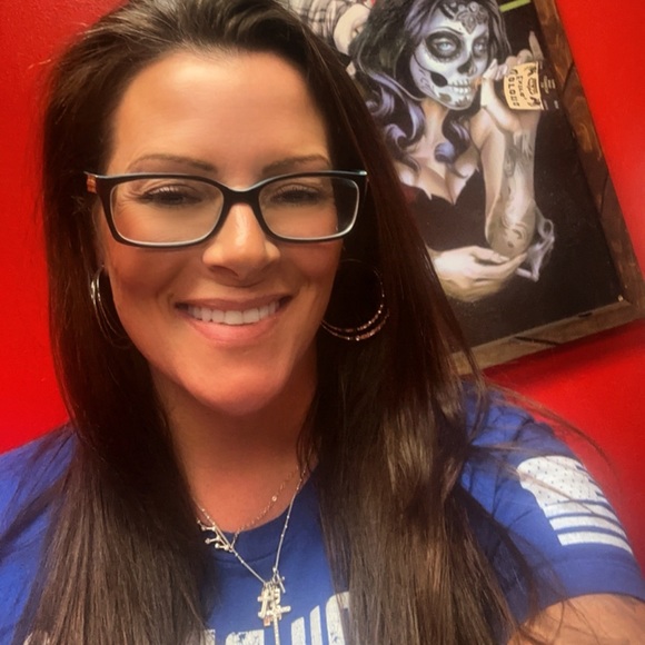 Meet your Posher, Alisha - Picture 2 of 2